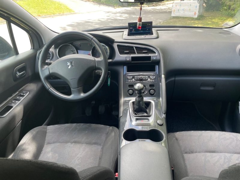 PEUGEOT 3008 1.6 HDI 16V 112 ALLURE