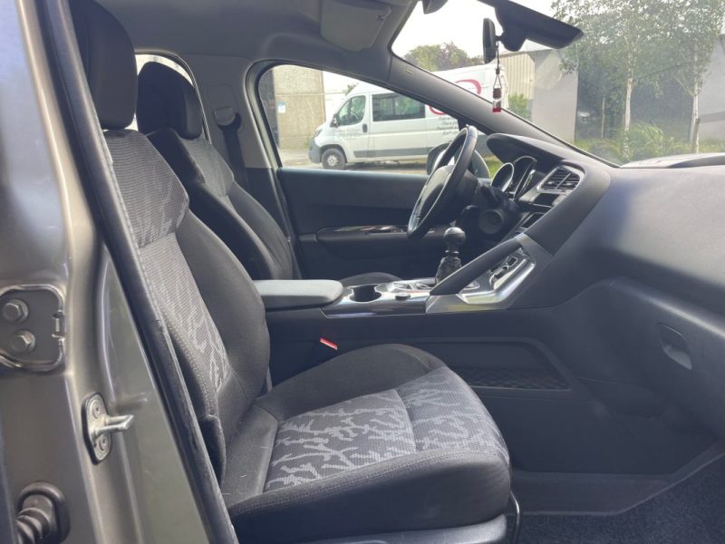 PEUGEOT 3008 1.6 HDI 16V 112 ALLURE