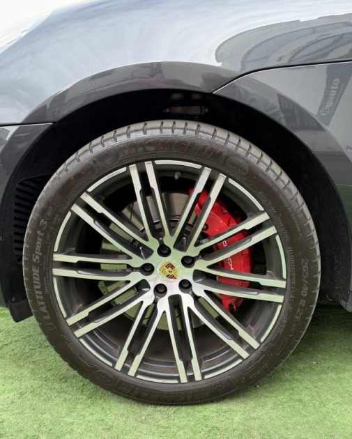 PORSCHE MACAN (2) 3.6 440 CV TURBO PACK PERFORMANCE / CARBONE / TOIT OUVRANT CAMERA 360  GARANTIE 6 MOIS 