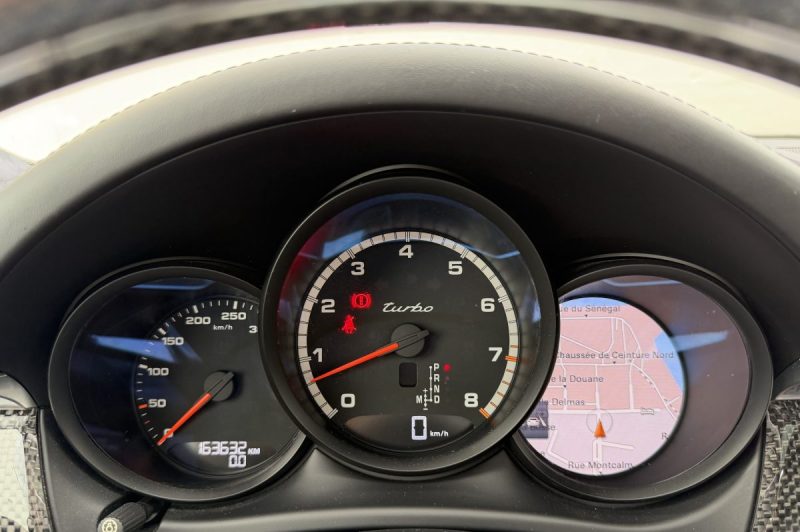 PORSCHE MACAN (2) 3.6 440 CV TURBO PACK PERFORMANCE / CARBONE / TOIT OUVRANT CAMERA 360  GARANTIE 6 MOIS 