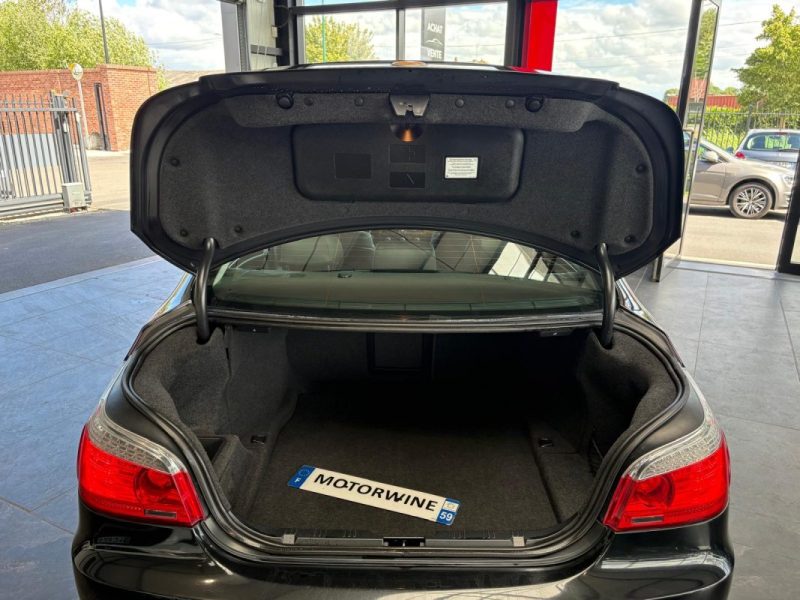 🔹 BMW Série 5 530I 3.0 272Ch(N53)🛋️ Intérieur cuir❄️ Climatisation📡 Radar de recul avant & arrièr