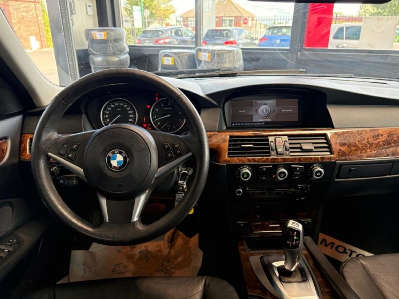 🔹 BMW Série 5 530I 3.0 272Ch(N53)🛋️ Intérieur cuir❄️ Climatisation📡 Radar de recul avant & arrièr