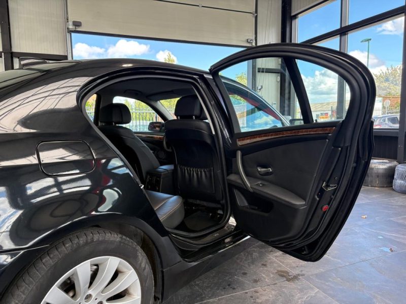 🔹 BMW Série 5 530I 3.0 272Ch(N53)🛋️ Intérieur cuir❄️ Climatisation📡 Radar de recul avant & arrièr