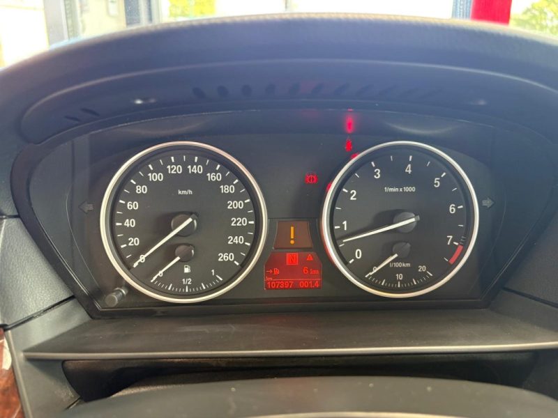 🔹 BMW Série 5 530I 3.0 272Ch(N53)🛋️ Intérieur cuir❄️ Climatisation📡 Radar de recul avant & arrièr