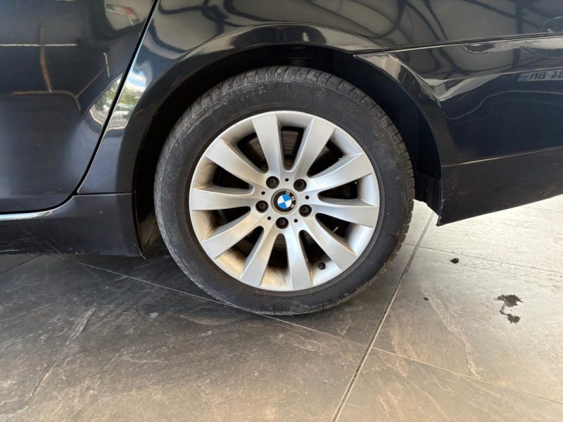 🔹 BMW Série 5 530I 3.0 272Ch(N53)🛋️ Intérieur cuir❄️ Climatisation📡 Radar de recul avant & arrièr