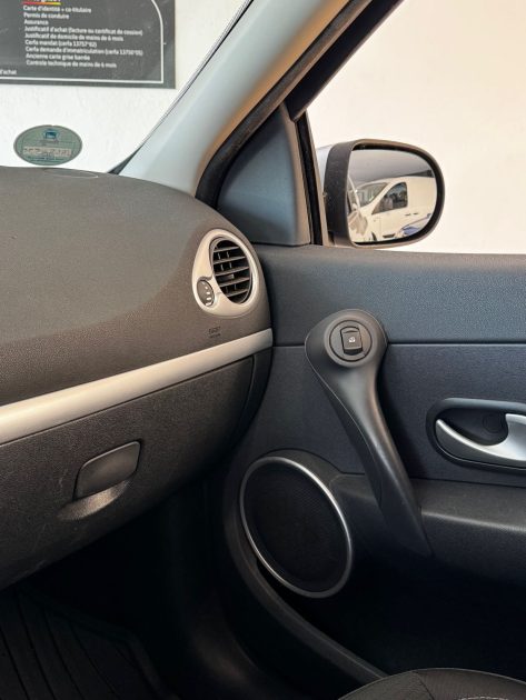 RENAULT CLIO III 1.2 LEV - Distribution Neuve - Garantie 12mois ou 15.000km - CT OK 