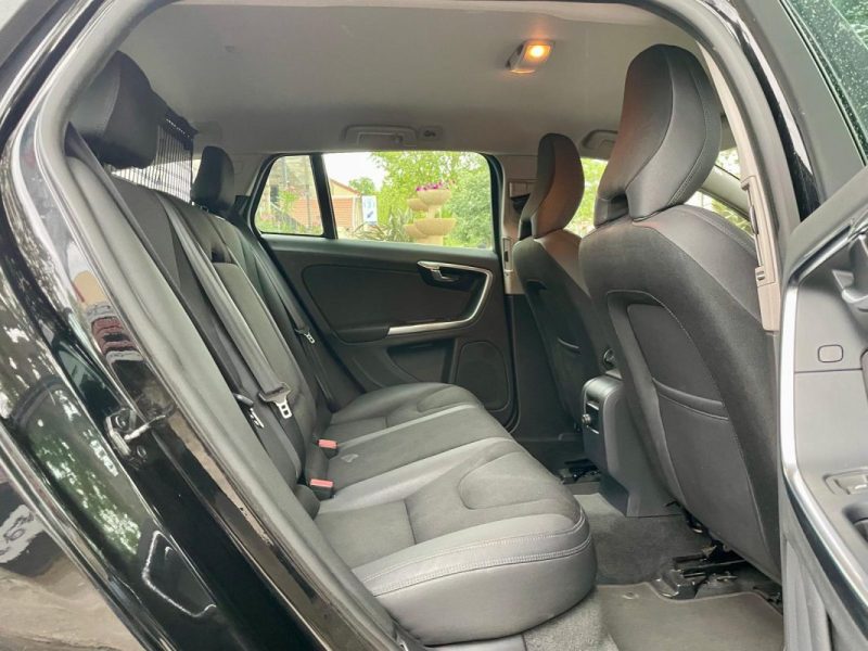 VOLVO V60 D3 2.0 163ch KINETIC 