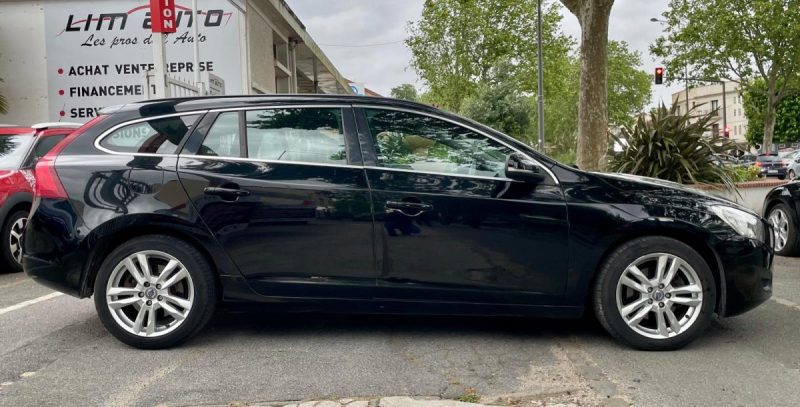 VOLVO V60 D3 2.0 163ch KINETIC 