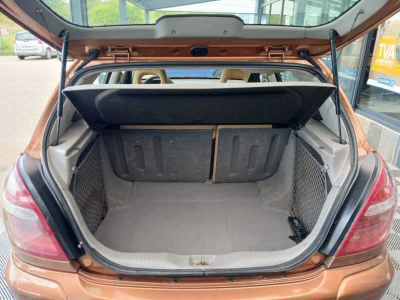  Nissan Almera 2.2 VDi 110ch Ambiance 2000
