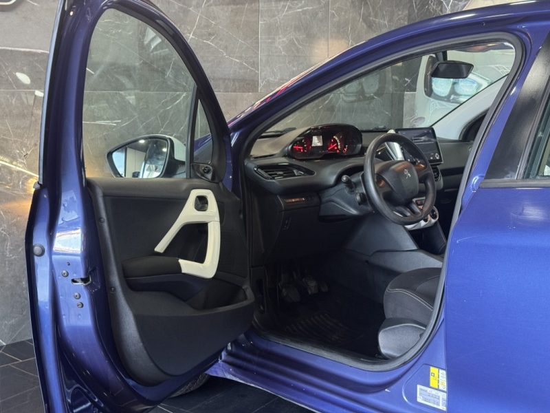 PEUGEOT 208 1.0 VTI 68 LIKE 2015
