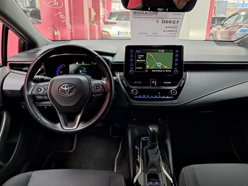 TOYOTA COROLLA BERLINE 122cv DYNAMIC BUSINESS/1 ERE MAIN/TVA RECUPERABLE