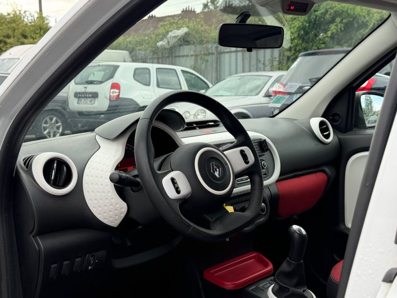 RENAULT TWINGOIII 1.0 SCE 70 LIMITED 2015