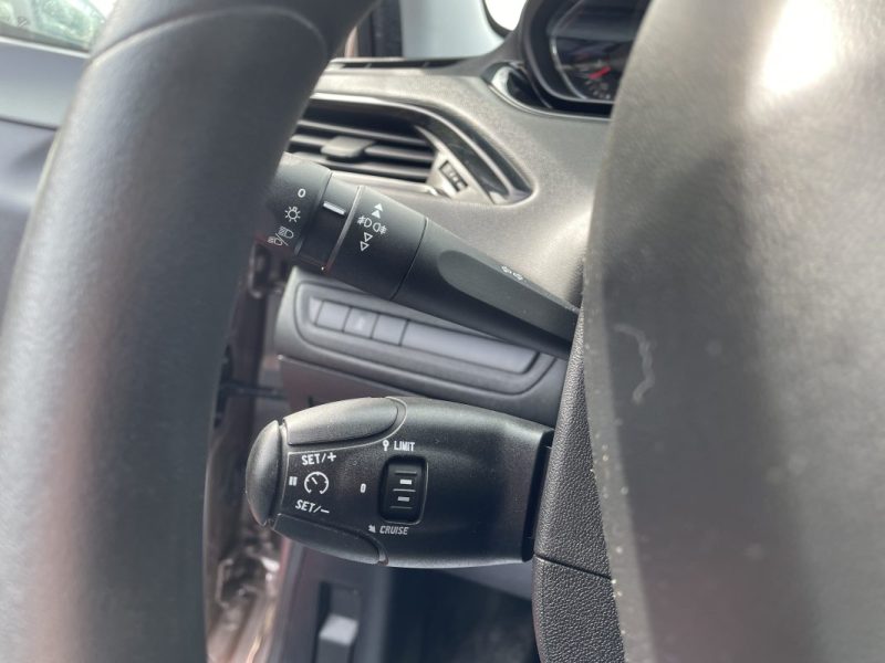 PEUGEOT 208 1.2  VTI ACTIVE 2012