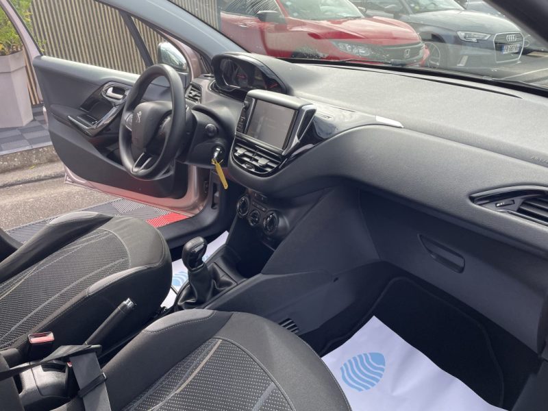 PEUGEOT 208 1.2  VTI ACTIVE 2012