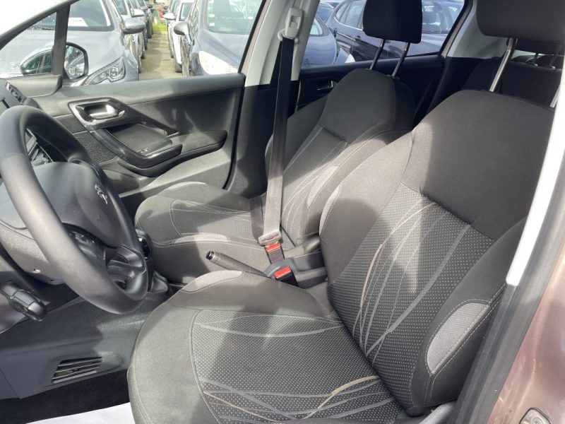 PEUGEOT 208 1.2  VTI ACTIVE 2012