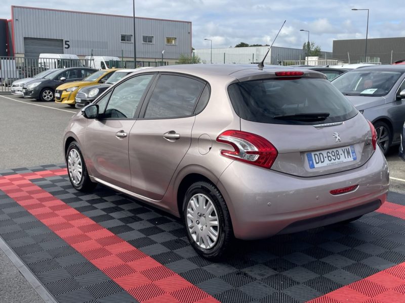 PEUGEOT 208 1.2  VTI ACTIVE 2012