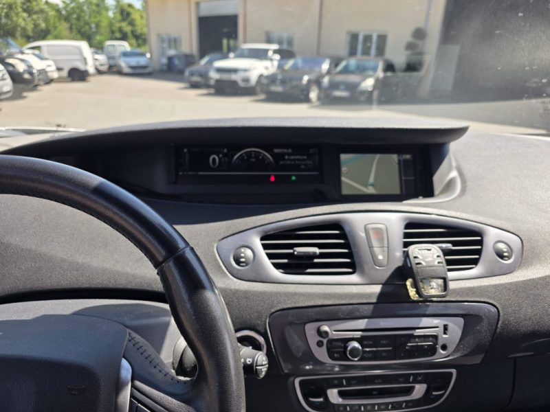 RENAULT SCENICIII XMOD 1.5 DCI 110 ZEN EDC 2013