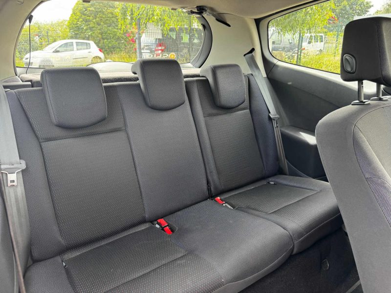RENAULT CLIO 1.6  88CH ESSENCE 2006