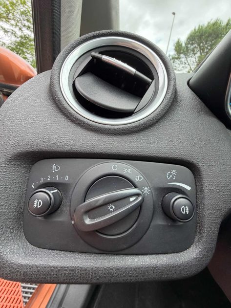 FORD Fiesta 1.6 TDCI 95 TITANIUM - Caméra - Attelage