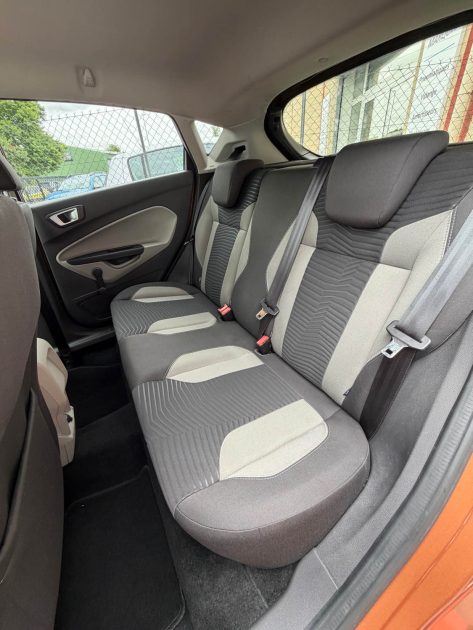 FORD Fiesta 1.6 TDCI 95 TITANIUM - Caméra - Attelage