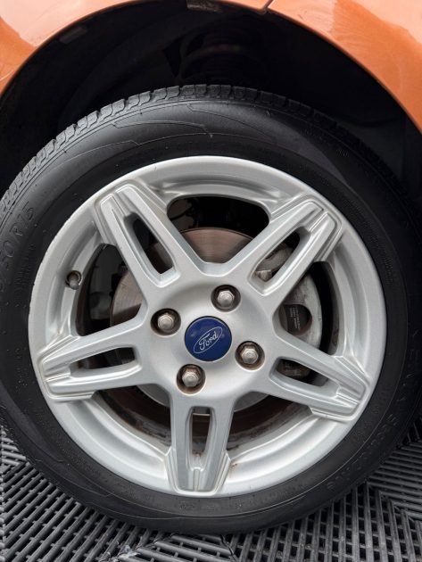 FORD Fiesta 1.6 TDCI 95 TITANIUM - Caméra - Attelage
