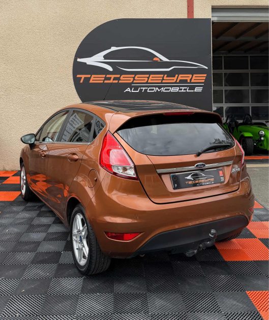 FORD Fiesta 1.6 TDCI 95 TITANIUM - Caméra - Attelage