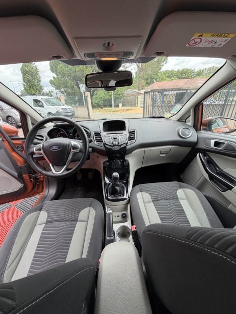 FORD Fiesta 1.6 TDCI 95 TITANIUM - Caméra - Attelage