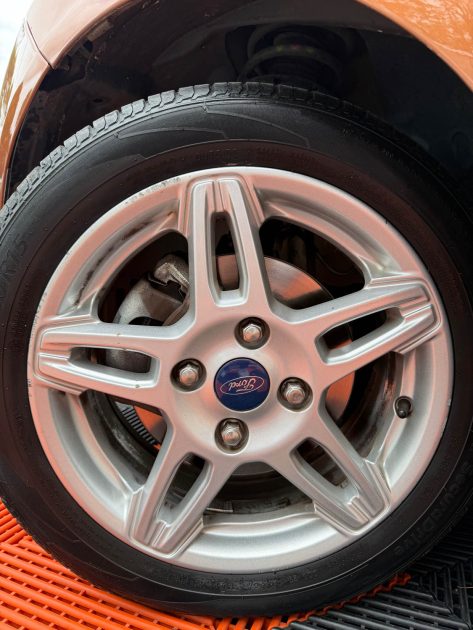 FORD Fiesta 1.6 TDCI 95 TITANIUM - Caméra - Attelage