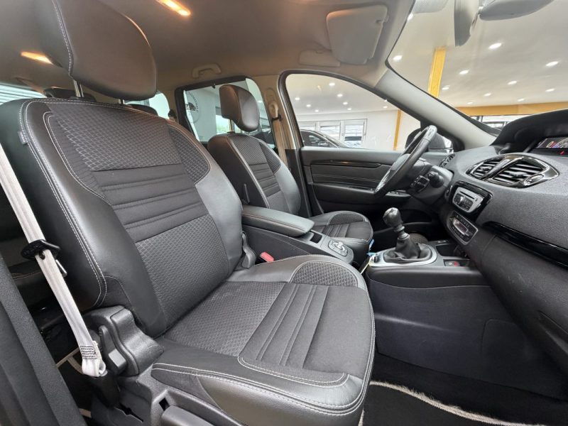 RENAULT SCENICIII GRAND 1.2 TCE 130 BOSE 7 PLACES