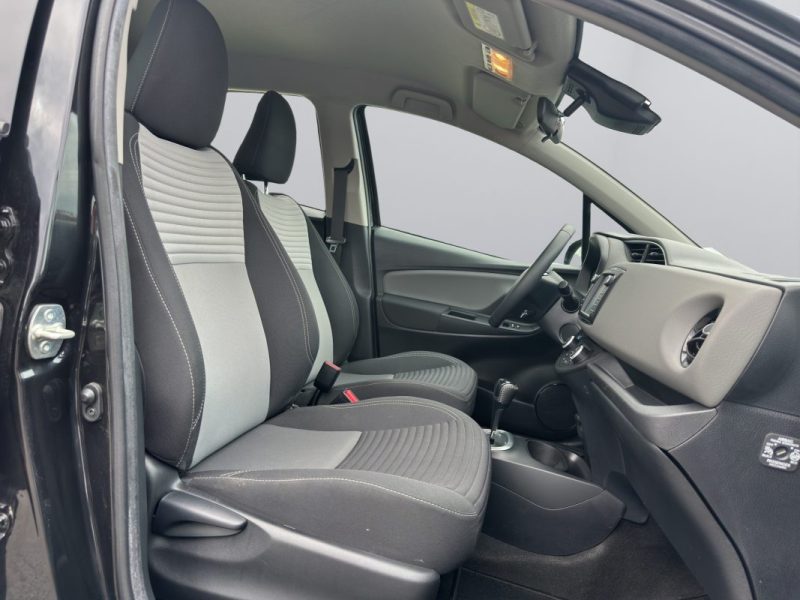 TOYOTA YARIS III HYBRID 100H FRANCE BUSINESS FAIBLE KILOMETRAGE
