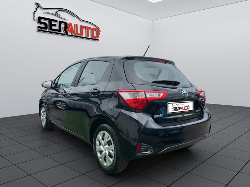 TOYOTA YARIS III HYBRID 100H FRANCE BUSINESS FAIBLE KILOMETRAGE