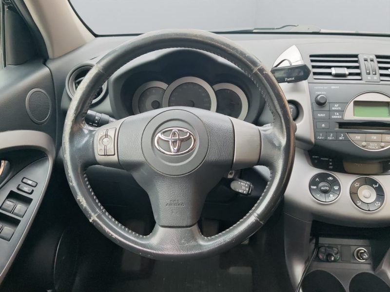 TOYOTA RAV4 III 177 D-4D CLEAN POWER 