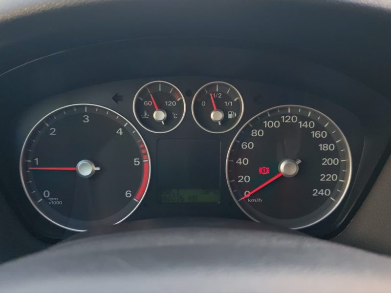 FORD FOCUS II 1.8 TDCI 115 TITANIUM