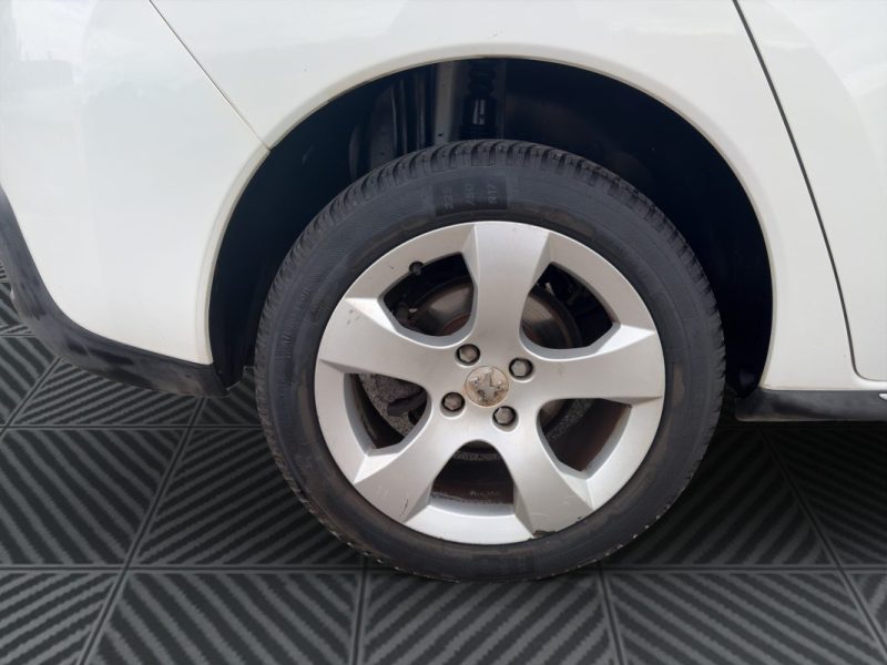 PEUGEOT 3008 1.6 HDI 115 cv Allure