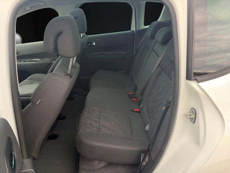 PEUGEOT 3008 1.6 HDI 115 cv Allure