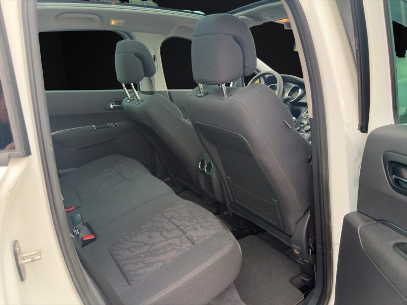 PEUGEOT 3008 1.6 HDI 115 cv Allure