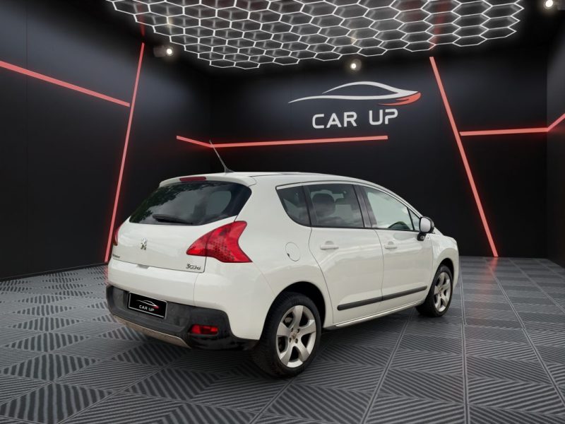 PEUGEOT 3008 1.6 HDI 115 cv Allure