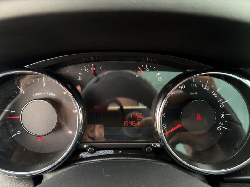 PEUGEOT 3008 1.6 HDI 115 cv Allure