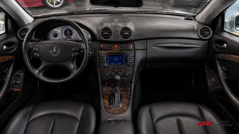 MERCEDES-BENZ CLK 350 AVANTGARDE COUPÉ | TOIT OUVRANT | XENON | SIÈGES ÉLECTRIQUES & CHAUFFANTS
