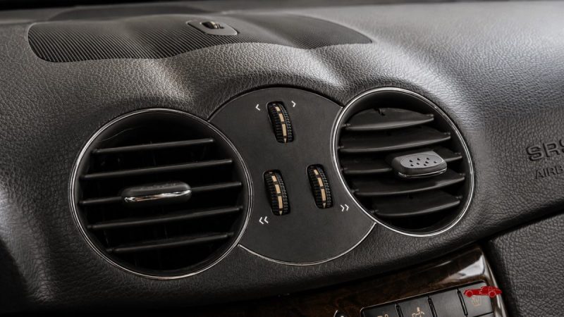 MERCEDES-BENZ CLK 350 AVANTGARDE COUPÉ | TOIT OUVRANT | XENON | SIÈGES ÉLECTRIQUES & CHAUFFANTS