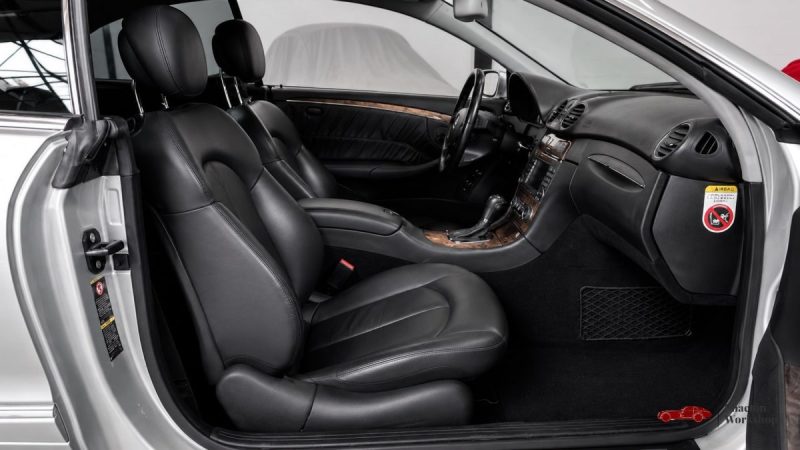 MERCEDES-BENZ CLK 350 AVANTGARDE COUPÉ | TOIT OUVRANT | XENON | SIÈGES ÉLECTRIQUES & CHAUFFANTS