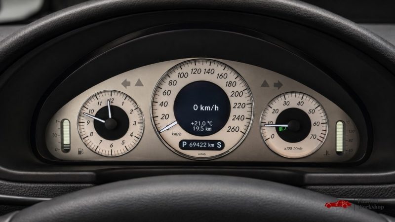 MERCEDES-BENZ CLK 350 AVANTGARDE COUPÉ | TOIT OUVRANT | XENON | SIÈGES ÉLECTRIQUES & CHAUFFANTS
