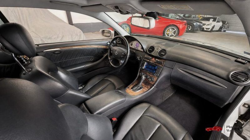 MERCEDES-BENZ CLK 350 AVANTGARDE COUPÉ | TOIT OUVRANT | XENON | SIÈGES ÉLECTRIQUES & CHAUFFANTS