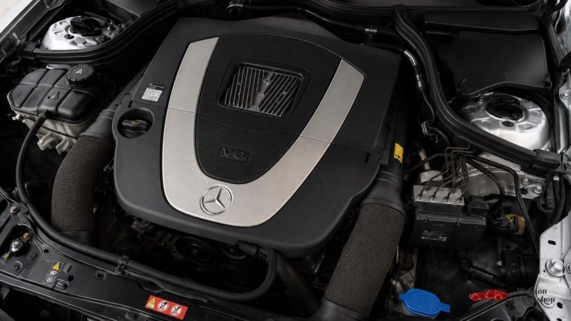 MERCEDES-BENZ CLK 350 AVANTGARDE COUPÉ | TOIT OUVRANT | XENON | SIÈGES ÉLECTRIQUES & CHAUFFANTS
