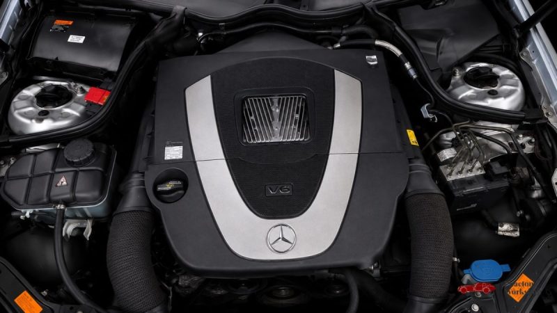 MERCEDES-BENZ CLK 350 AVANTGARDE COUPÉ | TOIT OUVRANT | XENON | SIÈGES ÉLECTRIQUES & CHAUFFANTS