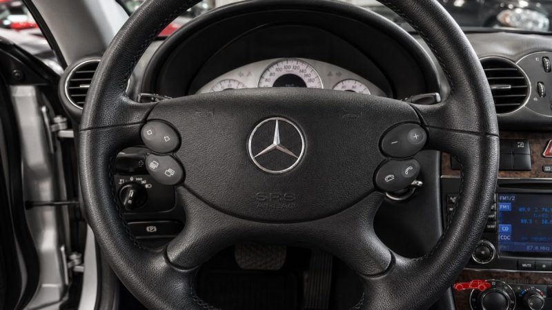 MERCEDES-BENZ CLK 350 AVANTGARDE COUPÉ | TOIT OUVRANT | XENON | SIÈGES ÉLECTRIQUES & CHAUFFANTS