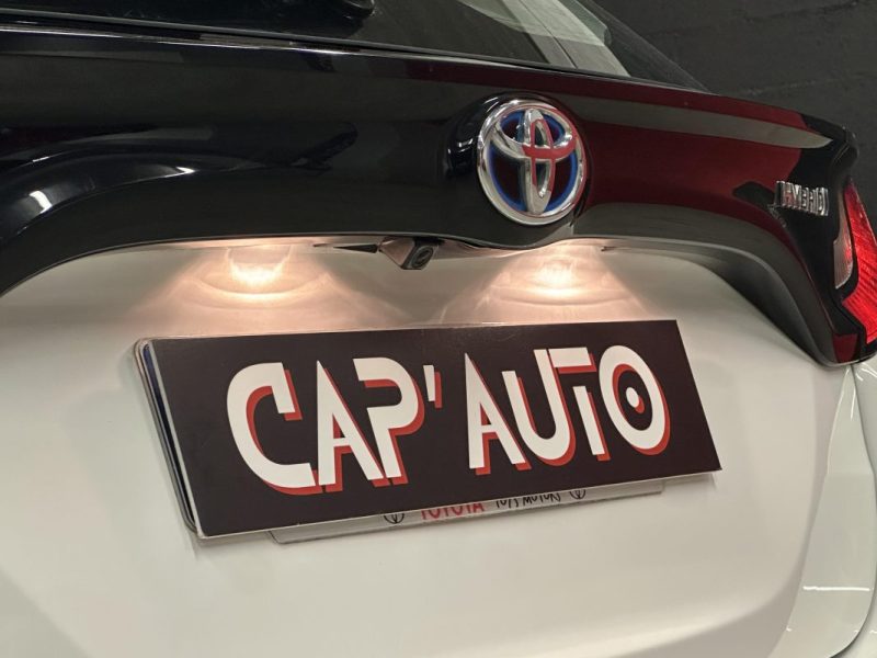 TOYOTA YARIS 116H DYNAMIC BUSINESS + PROGRAMME BEYONCE ZERO ACADEMY