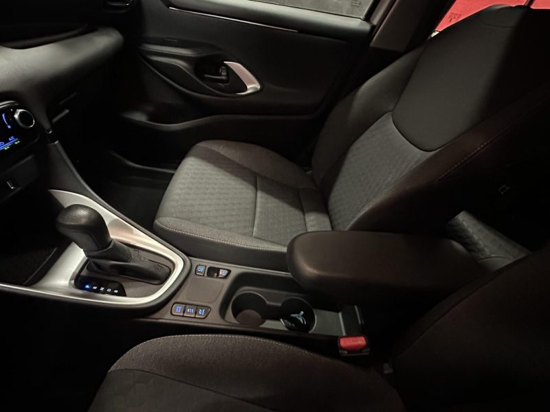 TOYOTA YARIS 116H DYNAMIC BUSINESS + PROGRAMME BEYONCE ZERO ACADEMY