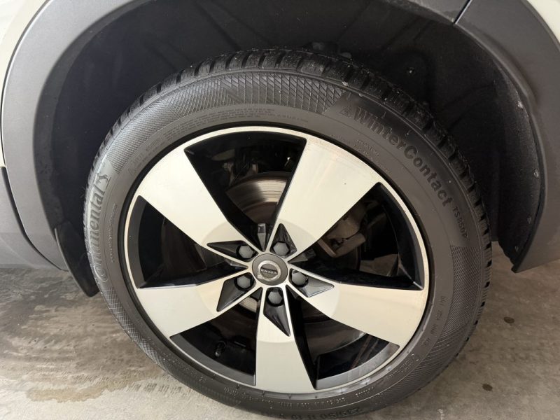 VOLVO XC40 - 2.0 D4 -190 CH - AWD MOMENTUM GEARTRONIC - GARANTIE 3 MOIS 