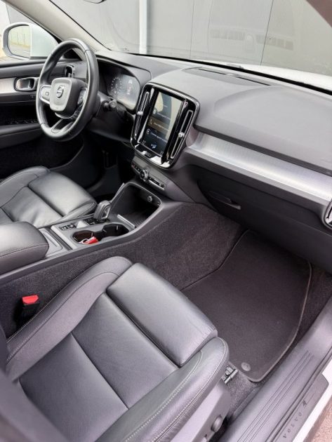 VOLVO XC40 - 2.0 D4 -190 CH - AWD MOMENTUM GEARTRONIC - GARANTIE 3 MOIS 